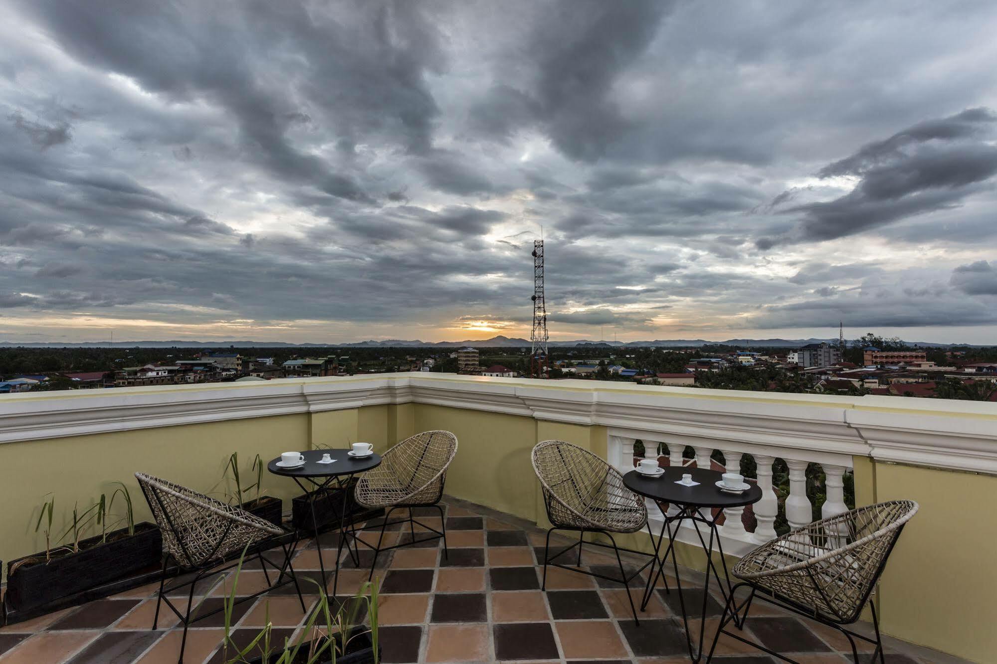 Boutique Kampot Hotel Exterior photo